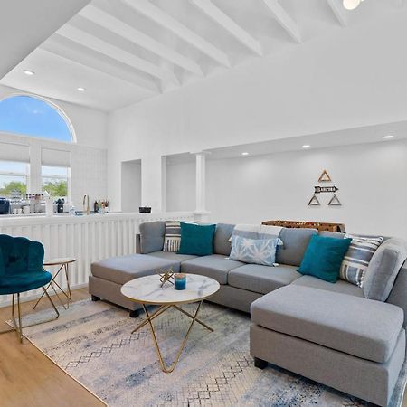 Stylish Phoenix Townhome - Foosball Table, Laundry, Parking! Exteriör bild