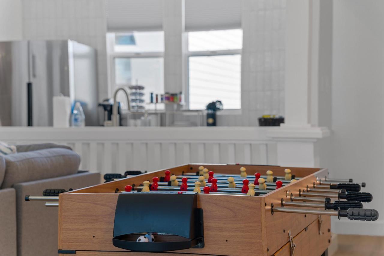 Stylish Phoenix Townhome - Foosball Table, Laundry, Parking! Exteriör bild